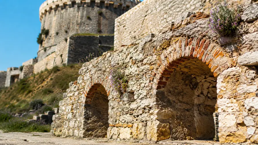 The History and Facts of Lekursi Castle